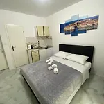 Apartment King's Landing Esma' House *