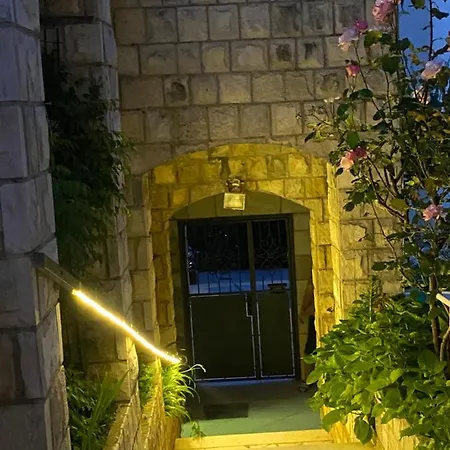 King's Landing Esma' House