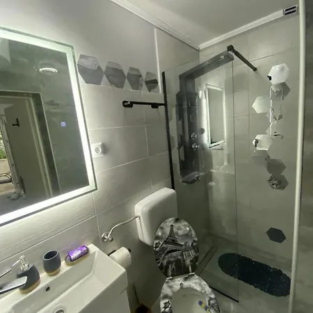 شقة King's Landing Esma' House