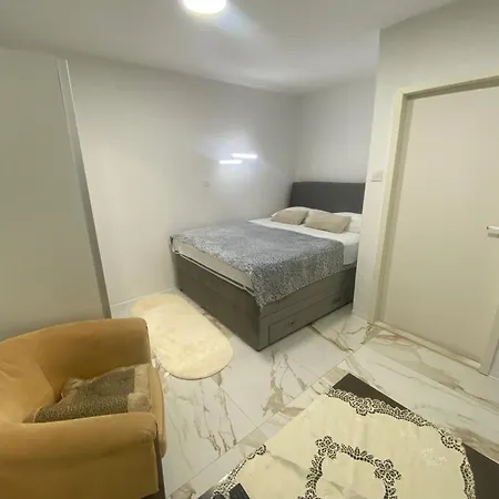 King's Landing Esma' House Апартаменты *