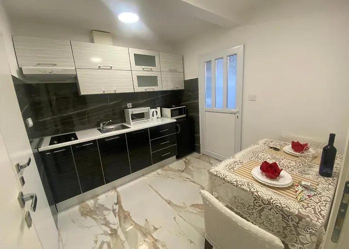 Apartment King's Landing Esma' House