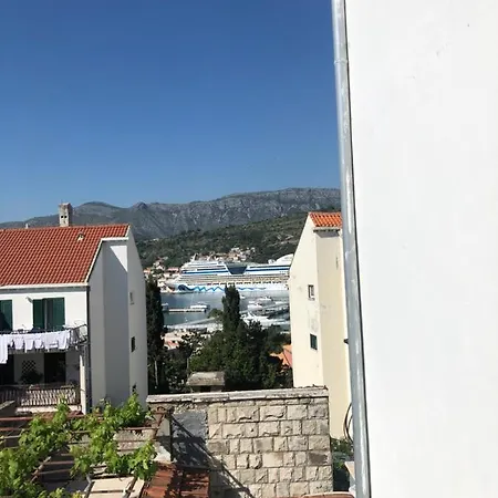 King's Landing Esma' House