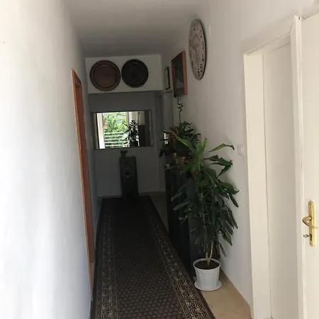 King's Landing Esma' House Апартаменты