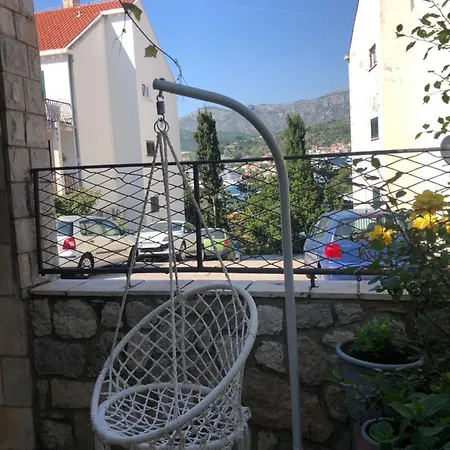 King's Landing Esma' House