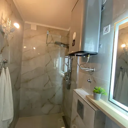 King's Landing Esma' House Апартаменты