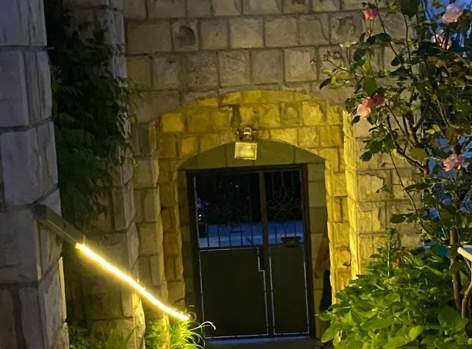 King's Landing Esma' House
